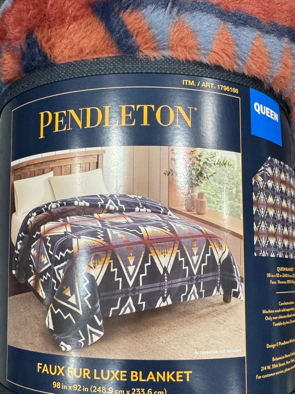 NEW Pendleton Faux Fur Soft Luxe Blanket Queen Arrow Flight 98x92 - Picture 5 of 6